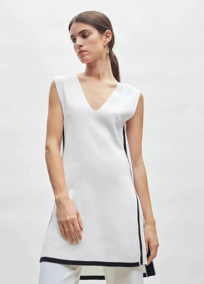 Blunt knit top with contrast detailing