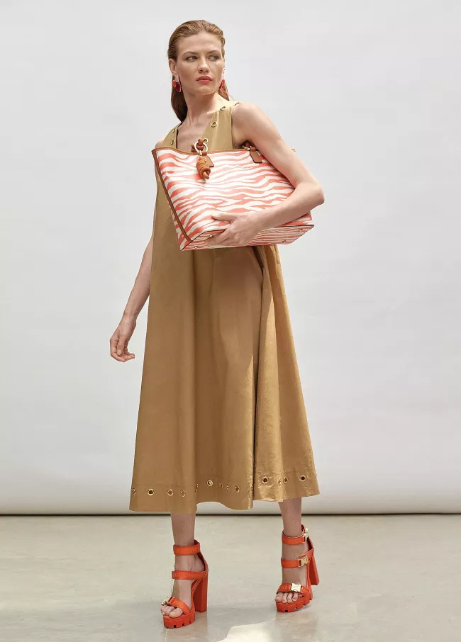 Vestido eyelets