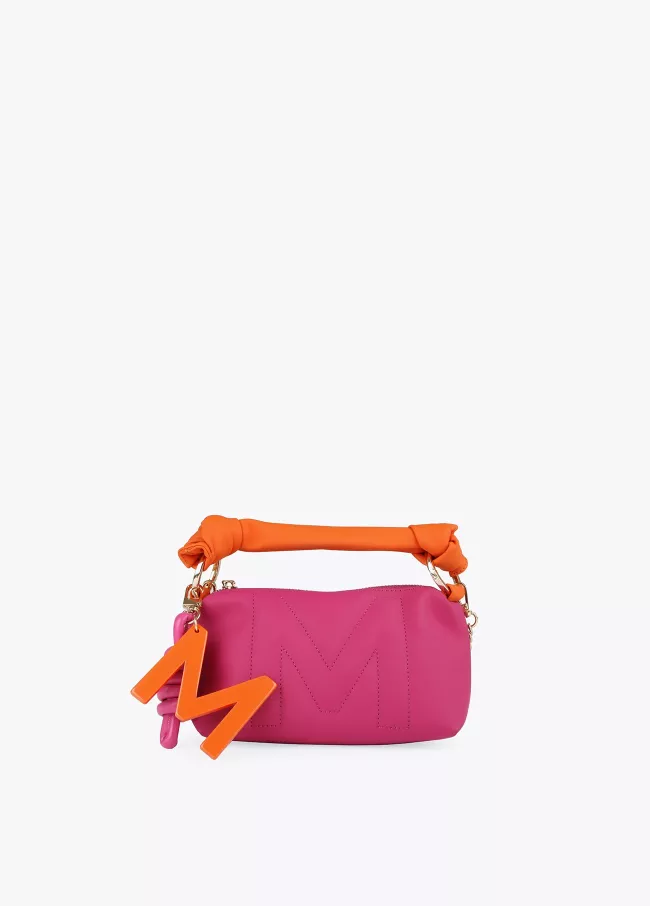 Rubberised bag with raised M