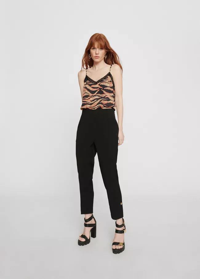 Pantalon avec détails dans le bas