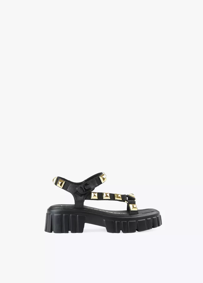 Trekkingsandalen mit Nieten
