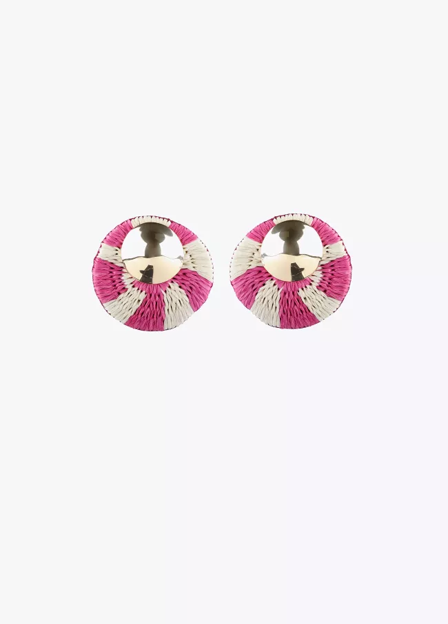 Pendientes redondos rafia rayada con tacha...