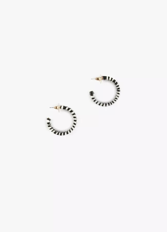 Raffia front hoop earrings