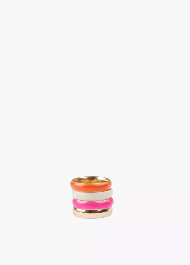 Packung lackierte Ringe