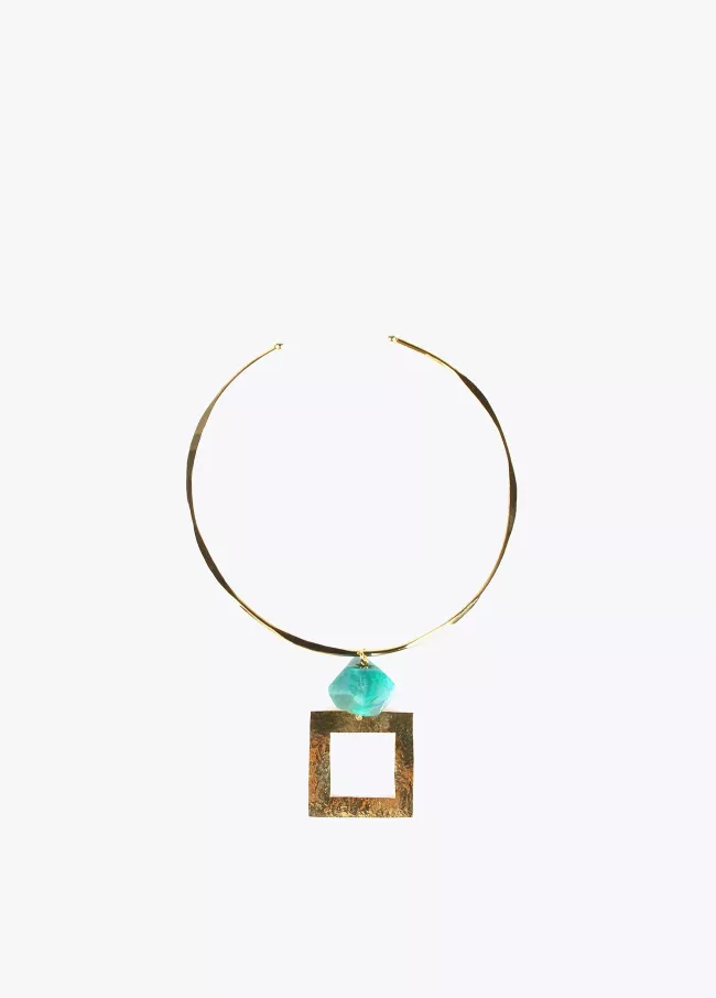 Collier style ras-de-cou avec pierre nat