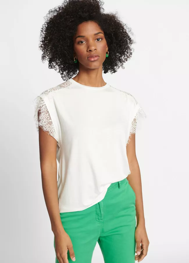 T-shirt blanc avec dentelle