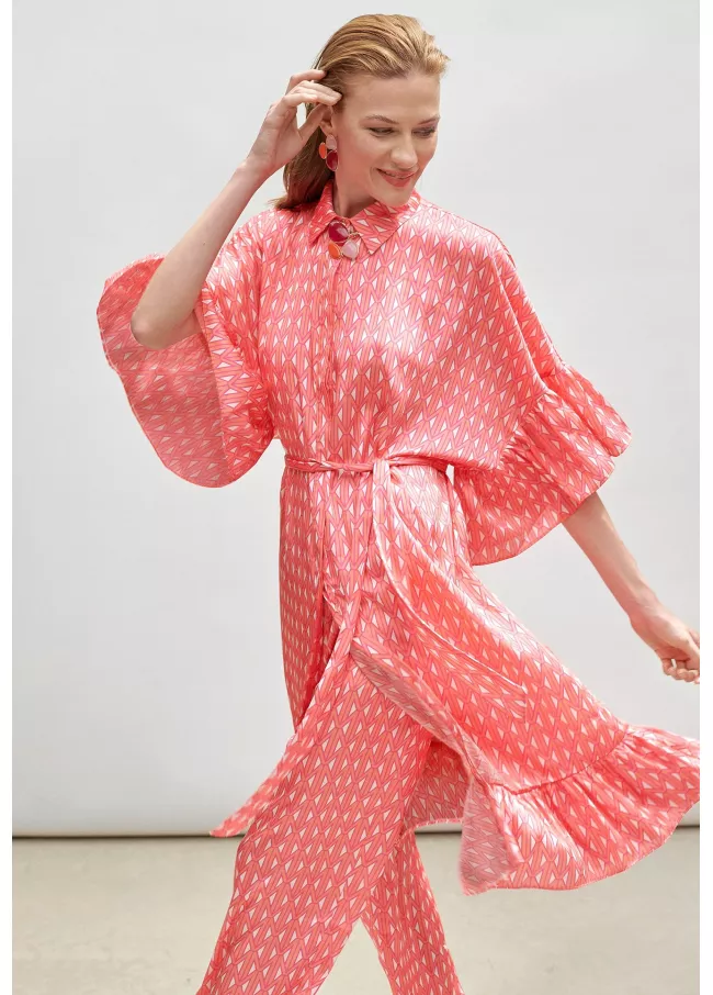Vestido com manga de folhos