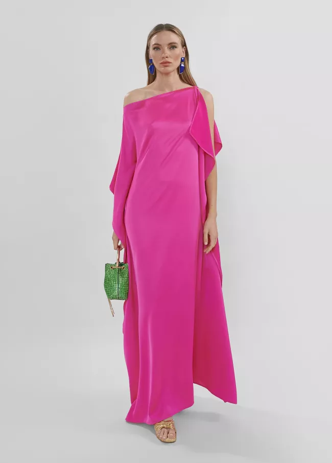 Robe longue en tissu satin