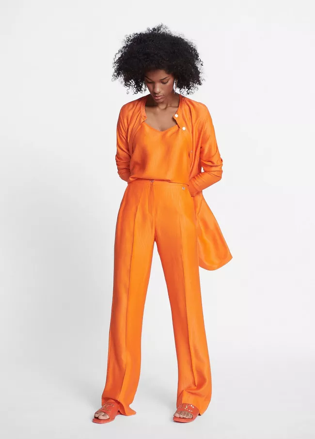 Flowing trousers in orange