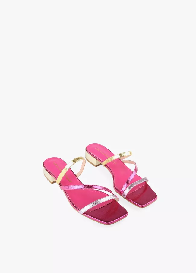 Sandalen mit Lederriemen