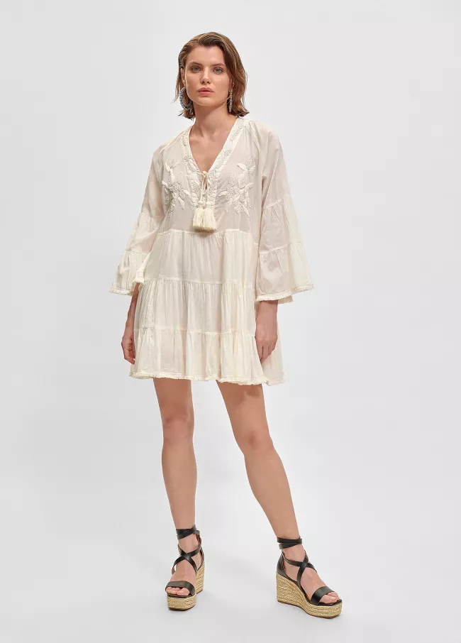Kaftan em fúcsia com bordado no mesmo to