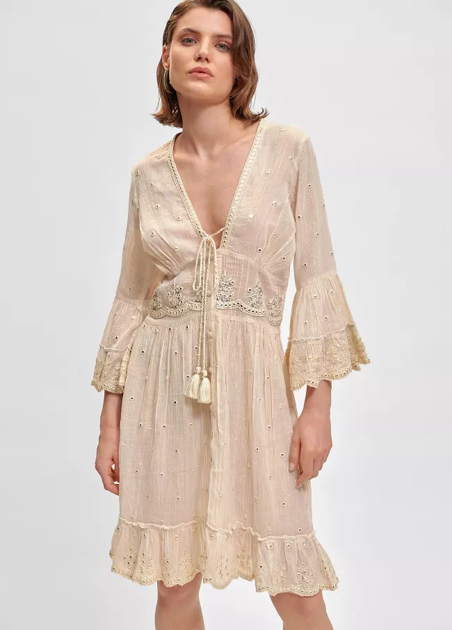 Kurzer Kaftan in Ecru mit goldfarbener S