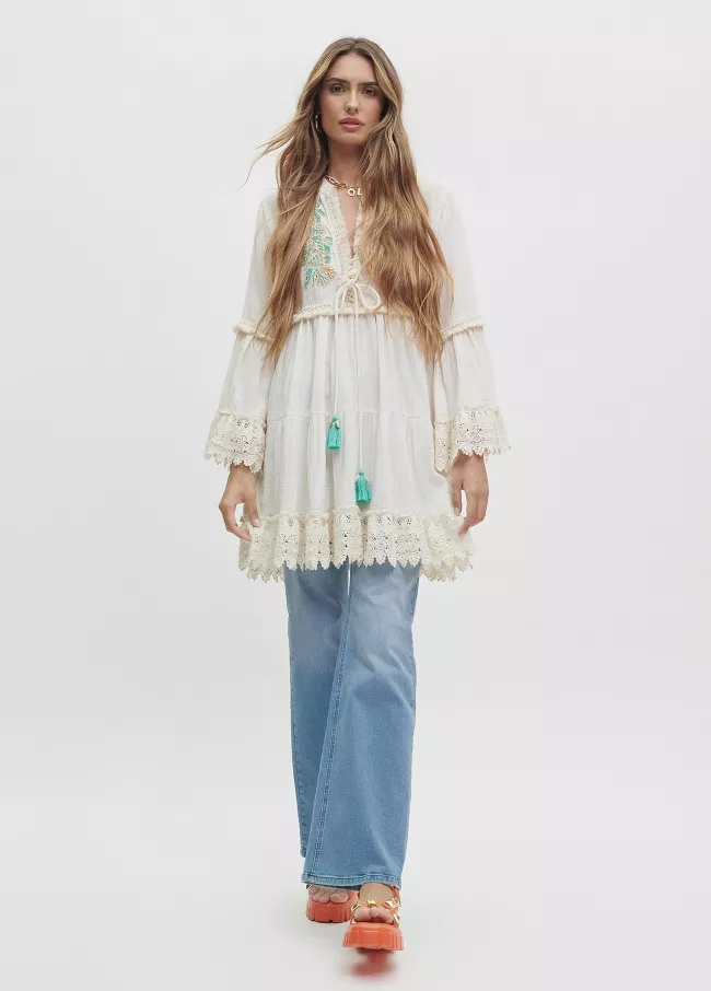Kaftan com renda e pedraria