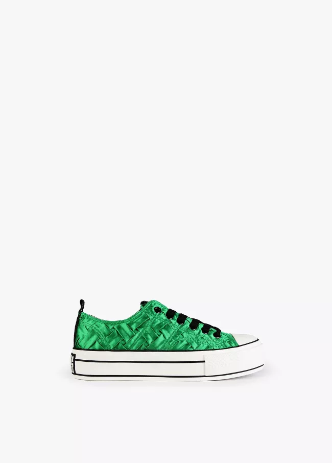 Sneaker aus geflochtenem Stoff