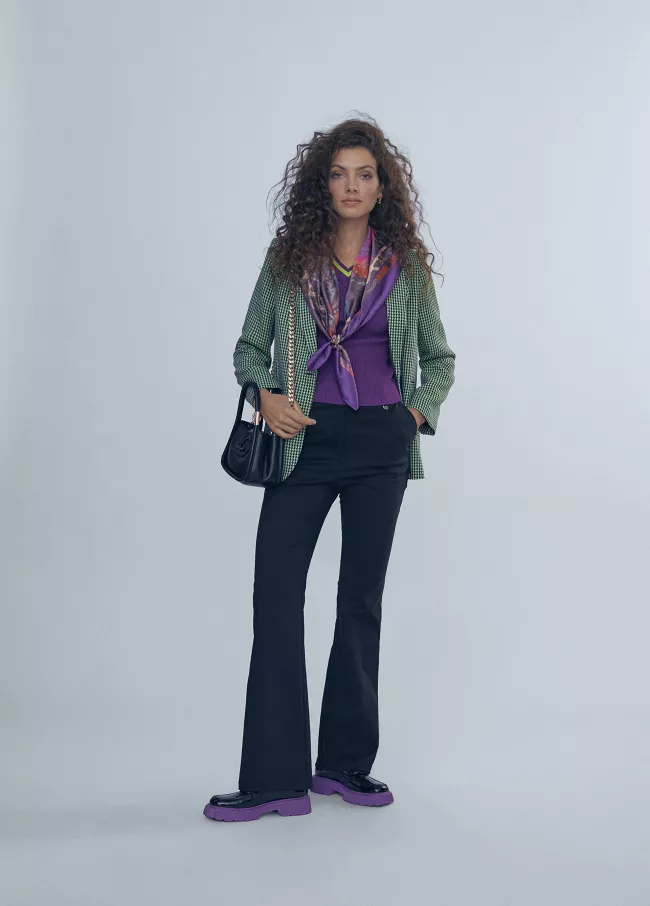Trousers with knit blunt stitch