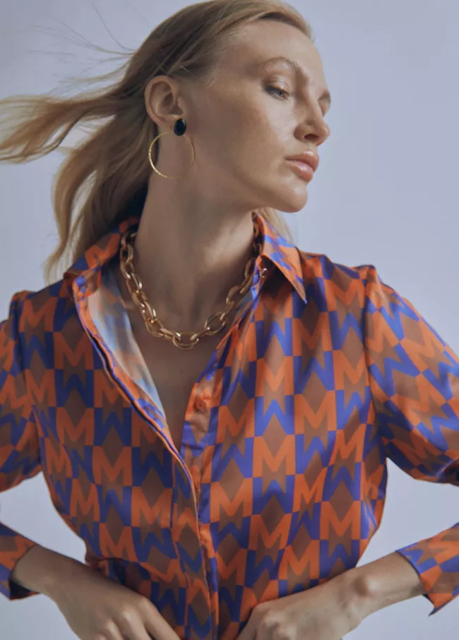 M logo shirt