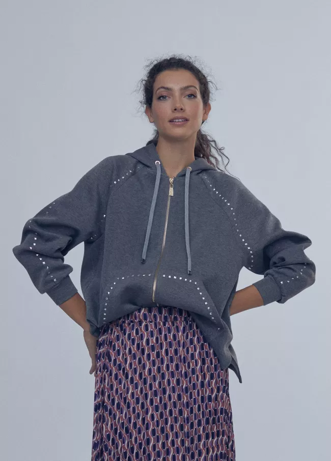 Sweatshirt com bolsos e logótipo