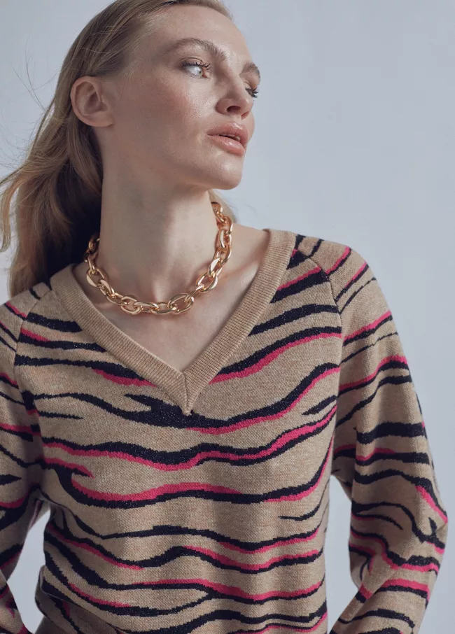 Camisola em bico animal print