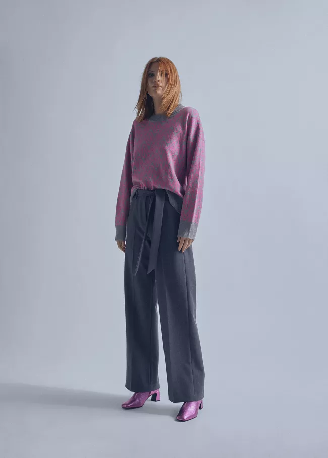 M crew neck sweater