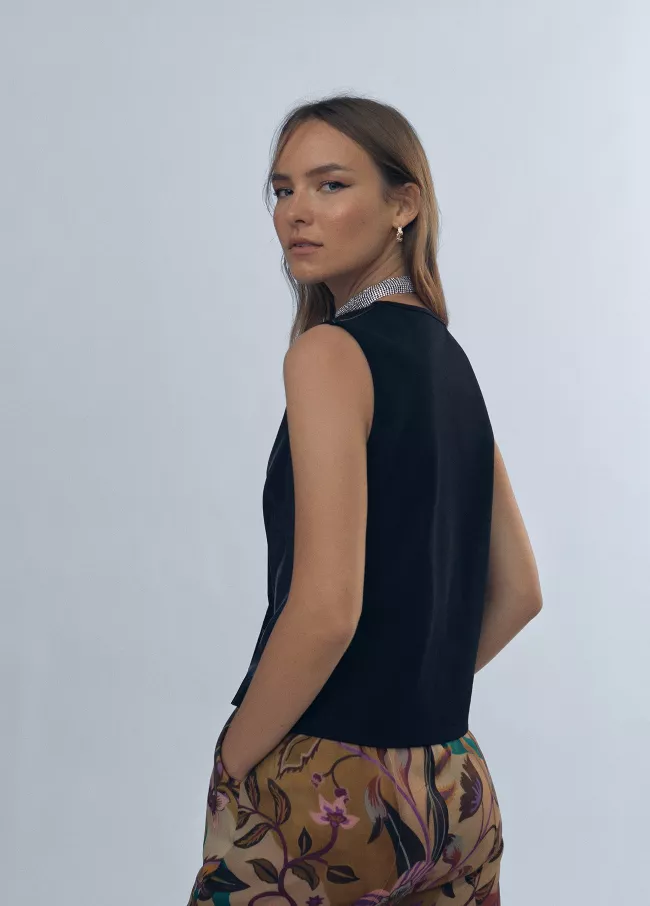 Leder-Top mit Nieten