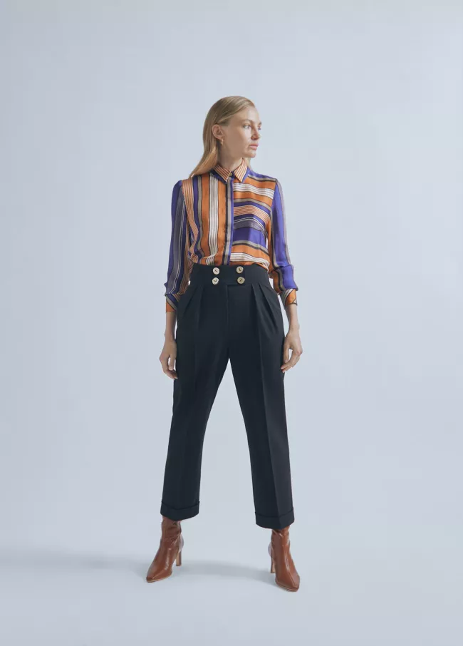 Pantalon détail boutons