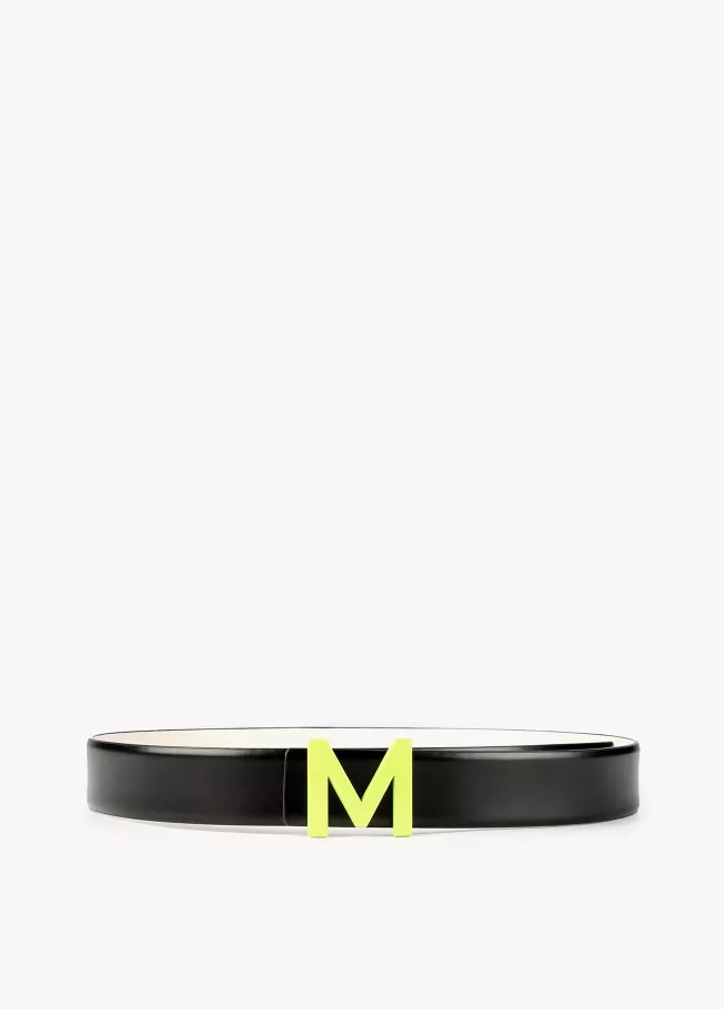 Two-tone reversible belt