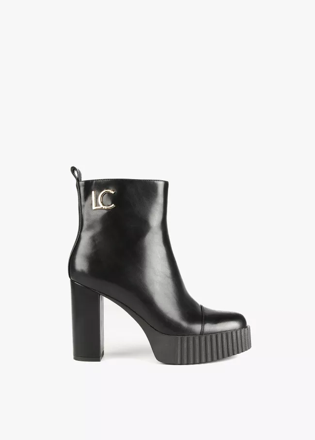 Plateau-Stiefeletten mit Absatz