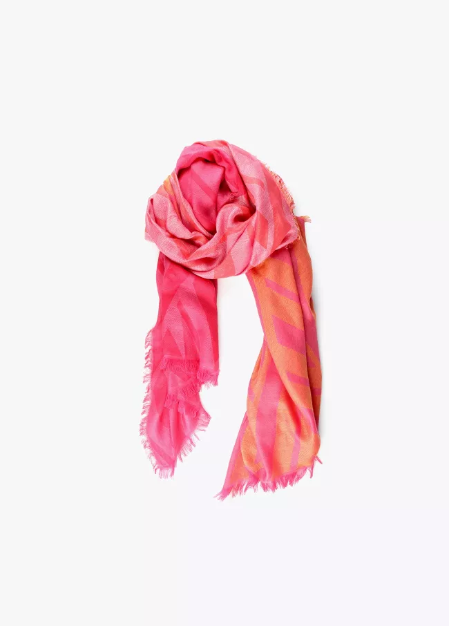 Track shawl
