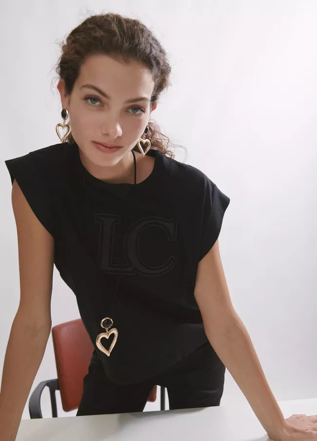 Collar corazoncon detalle lacado