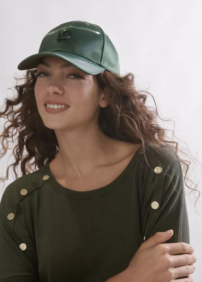 Casquette vernie