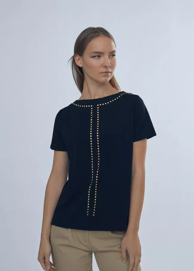 Camiseta detalle tachas