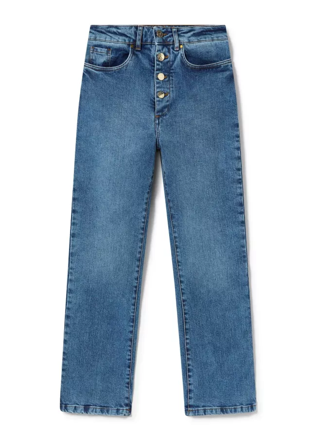 Jeanshose mit kontrastierenden Knöpfen