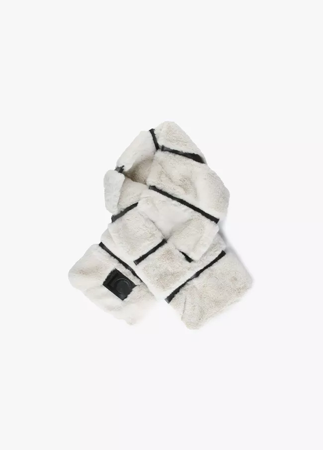 Cuello pelo dos tejidos