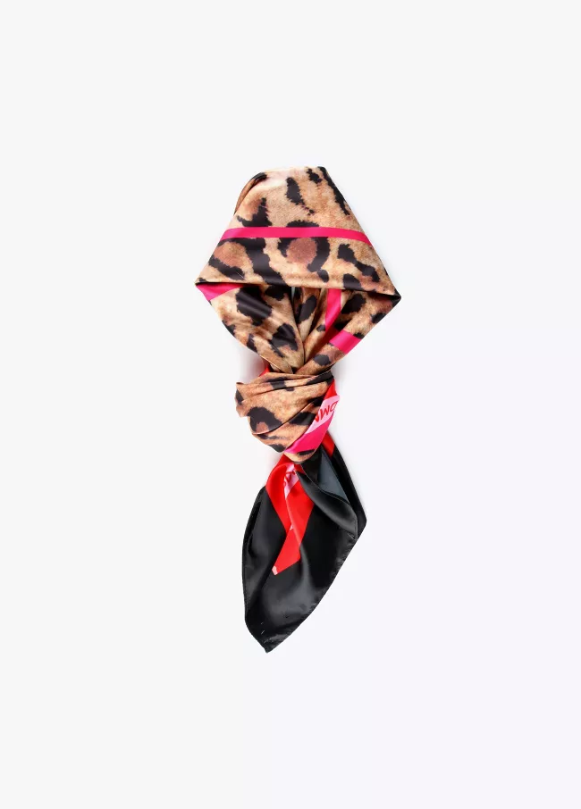 Pañielo animal print logo infinito