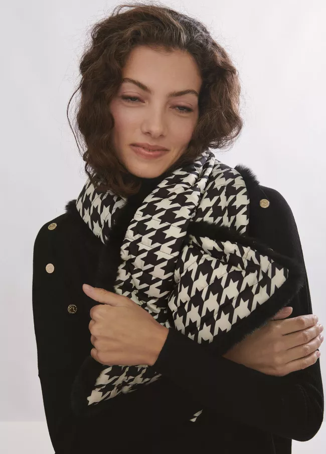 Padded houndstooth snood