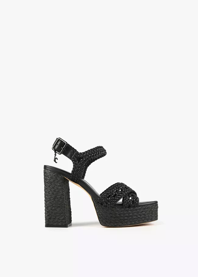 Sandalia plataforma y efecto crochet